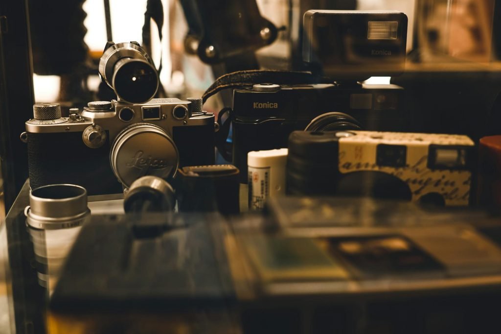 Leica - Expert Review & Guide